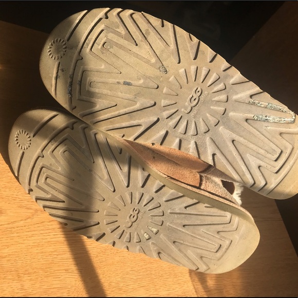 Bailey Button Uggs Size 7 - Picture 4 of 5